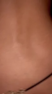 失踪人口强势回归第二弹：4s店小骚妇停车场车外激战