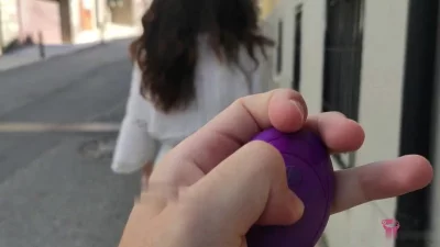 夹跳蛋出门逛街异常难受啊不好好学习甘愿做小母狗